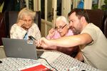Moudrá síť ve Fakultní Thomayerově nemocnici: Pomoc seniorům i zdravotníkům