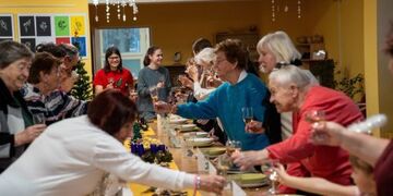 Štědrovečerní posezení seniorů jako Servis learningový projekt studentek SOŠ prof. Švejcara v Plzni 